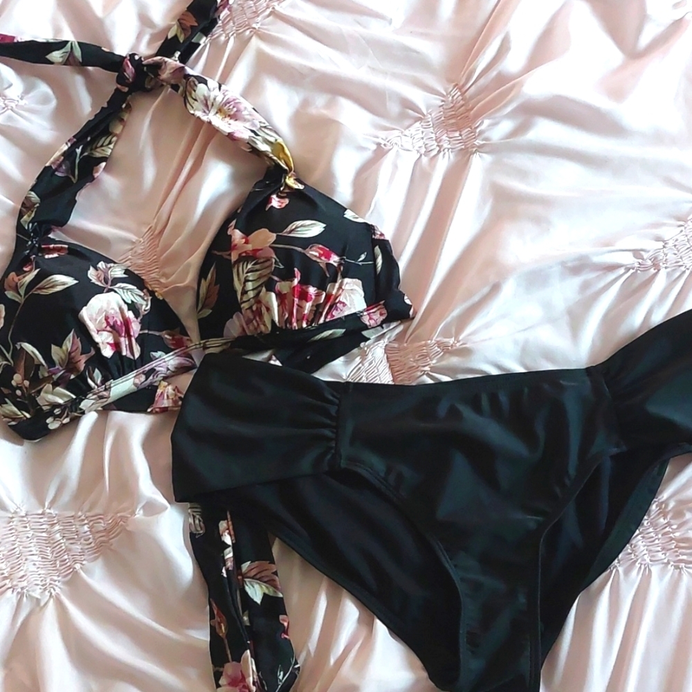 Rachel Roy, Two Piece Bathing Suit, Cherry Blossom,  size Large